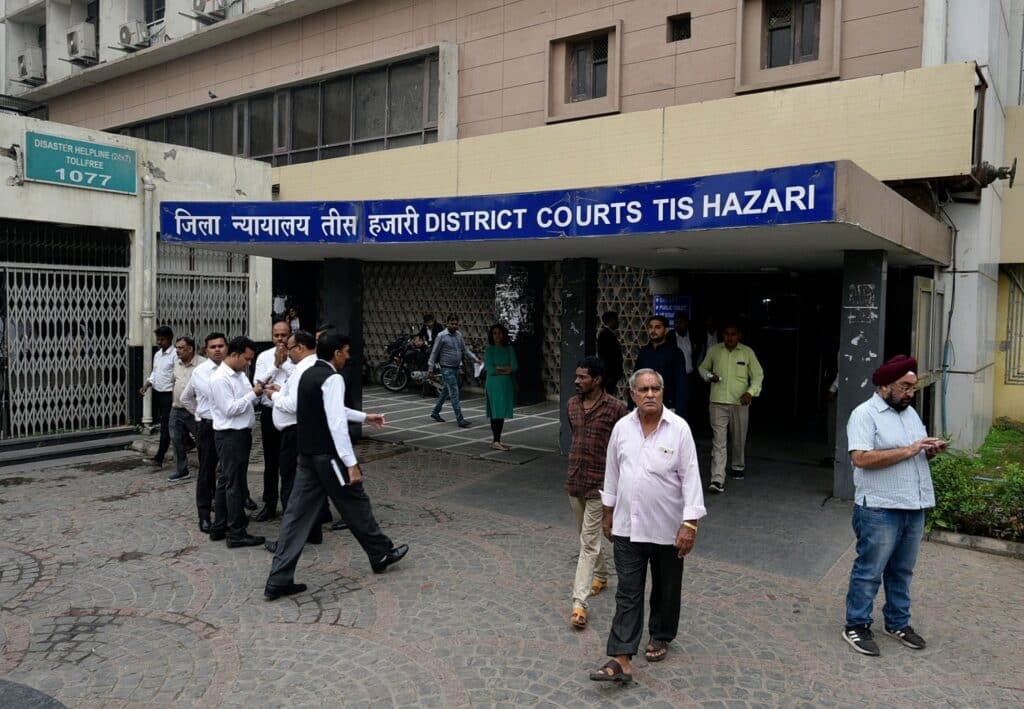 lawyers for tis hazari court best advocate for tis hazari court